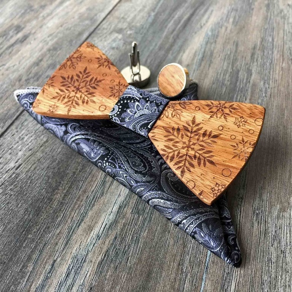 Men’s Wooden Bow Tie - Picture 3 of 8